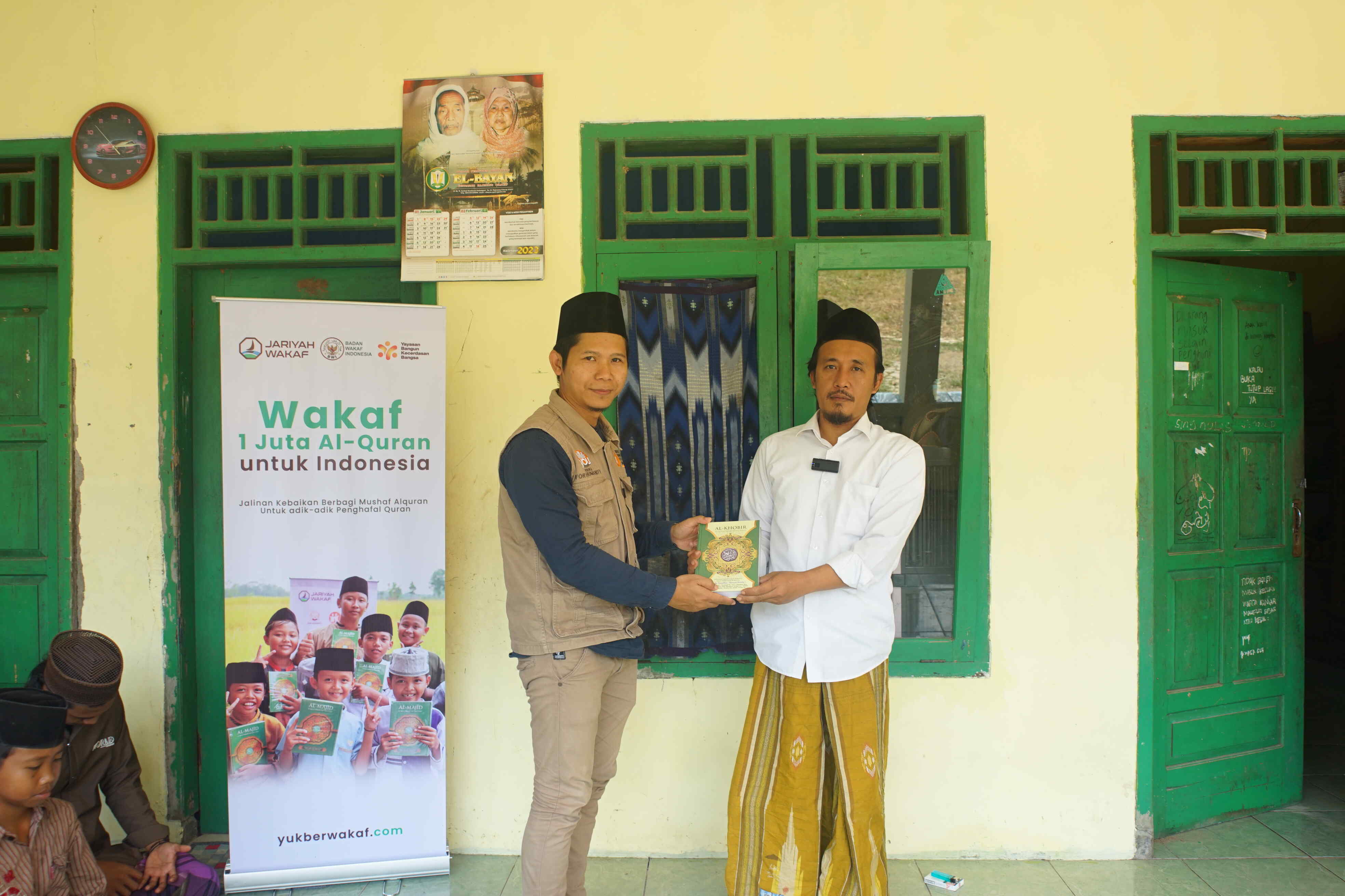 PEnyaluran wakaf 1 juta al quran oleh YBKB for humanity (YOU) ke seluruh pelosok Indonesia